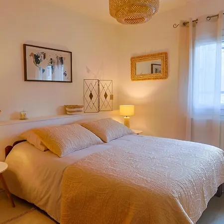 Maison Sur La Route Du Cognac * Saint-Même-les-Carrières